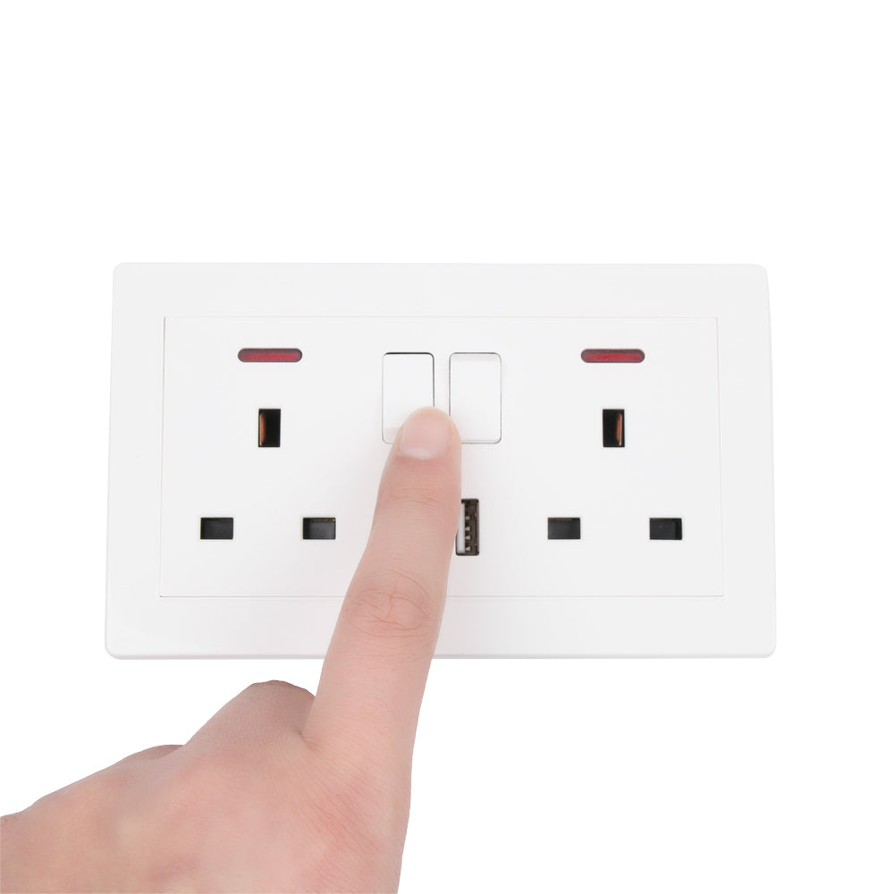 Double Wall Plug Socket 2 Gang 13A 2 USB Charger Port Outlets White Plate UK Plug