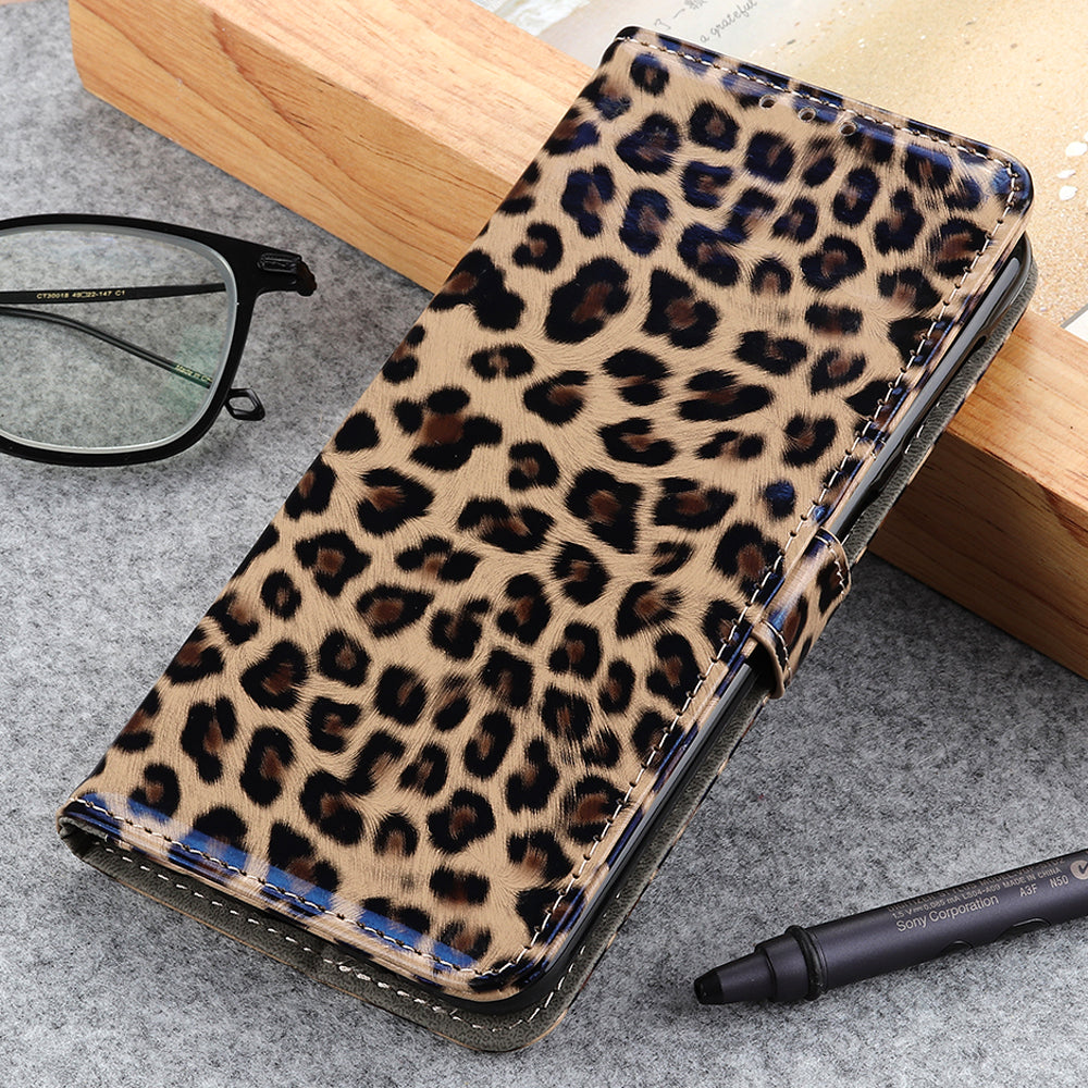 Leopard Pattern Stand Magnetic Closure PU Leather Wallet Flip Full-Body Protective Cover for Motorola Moto E20 / E30 / E40