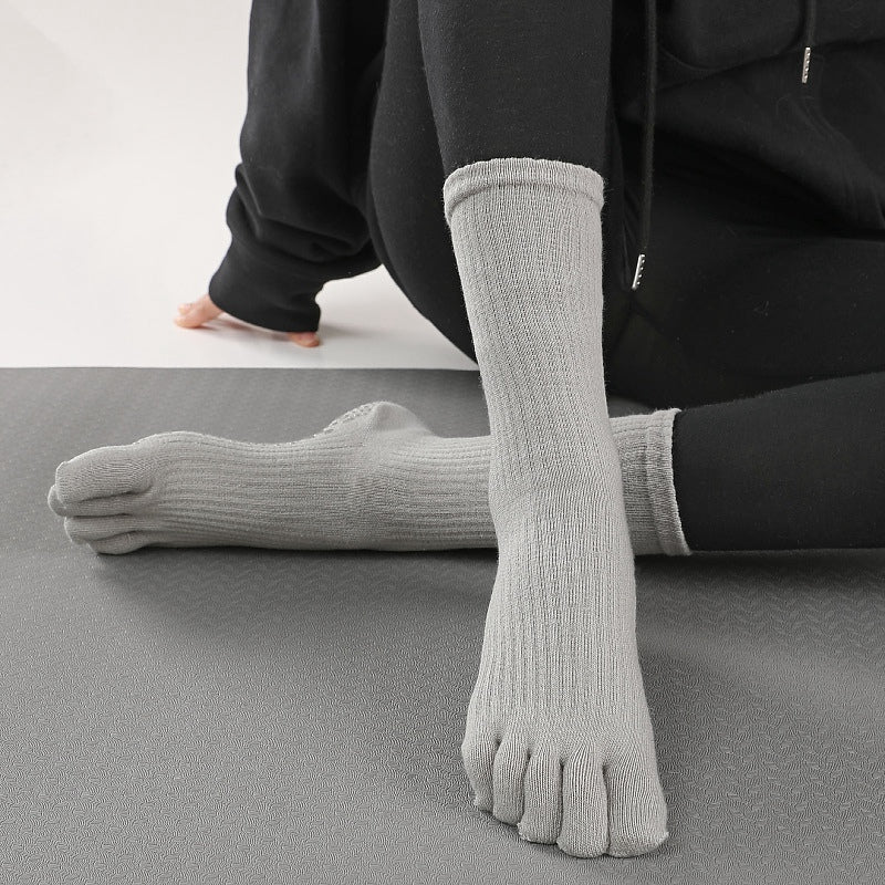 Long Sleeve Yoga Toe Socks for Women Anti-Skid Five Finger Socks with Grip Five Toe Socks Cotton Non-Slip Fitness Socks for Yoga Pilates Ballet Dance (Size: 34-38)