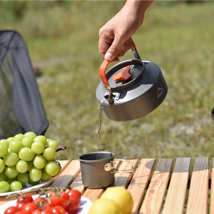 WIDESEA WSKT-11R 1.1L Camping Teapot Camp Water Cooking Tool Family BBQ Hiking Kettle (BPA-free, No FDA Certification)