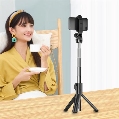 XT02 Wireless Bluetooth Integrated Folding Telescopic Tripod Mobile Phone Selfie Stick