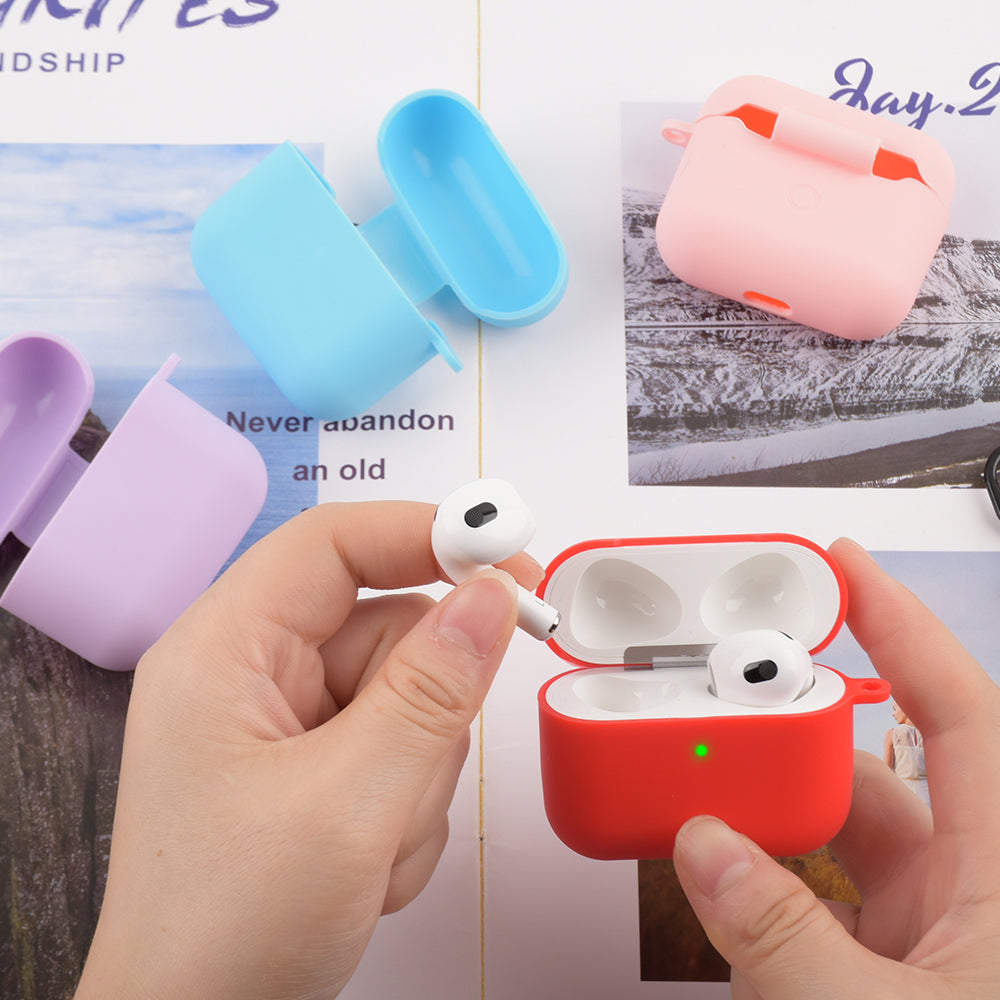 Scratch Resistant Full Protective Silicone Skin Earphone Case Cover with Carabiner for Apple AirPods 3