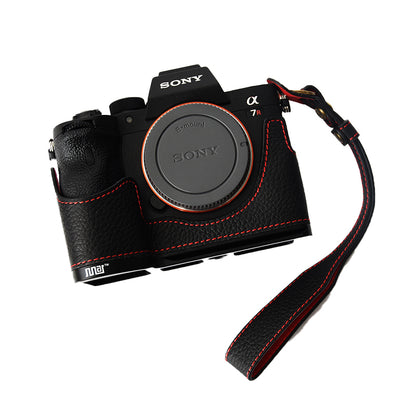 For Sony A7R4/A7M4 Quick Release Plate Metal + Genuine Leather Camera Protection Bottom Case Cover with Hand Strap