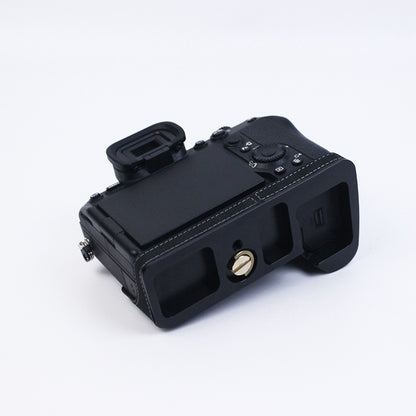 For Sony A7M4/A7S3/A1 Convenient Detachable Camera Bottom Case Protective Half Body Cover Holder