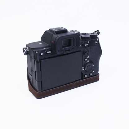 For Sony A7M4/A7S3/A1 Convenient Detachable Camera Bottom Case Protective Half Body Cover Holder